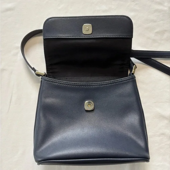 Liz Claiborne Navy Blue Crossbody Purse Magnetic Snap Closure Workwear EUC - Picture 4 of 6